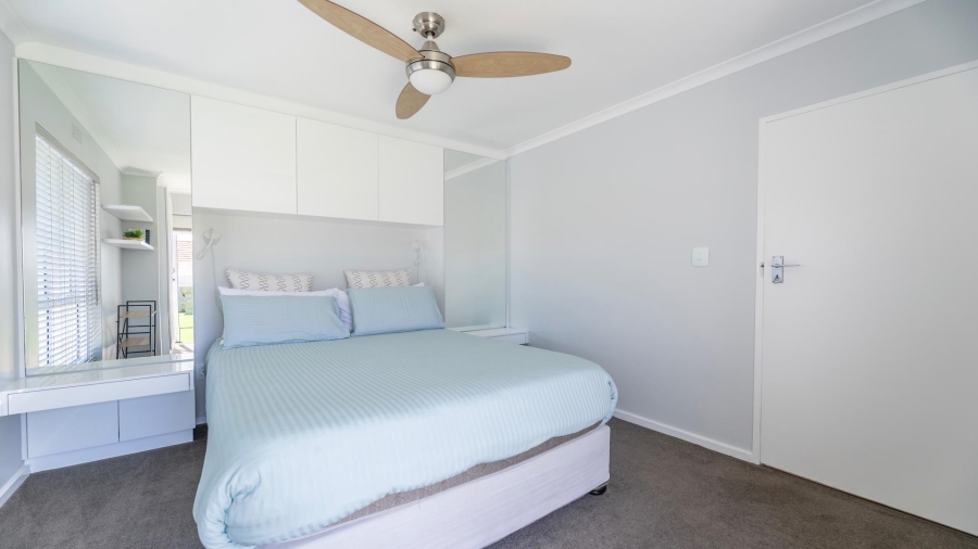 2 Bedroom Property for Sale in Sea Point Western Cape